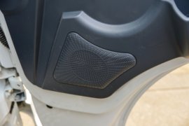 勇士M1&nbsp;垃圾运输车驾驶室图片