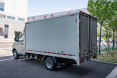 雷驰仁T30 2025款舒适版 液刹 3.7米单排纯电动厢式微卡 亿纬55.06kWh 雷驰仁T30 2025款舒适版 液刹 3.7米单排纯电动厢式微卡 亿纬55.06kWh