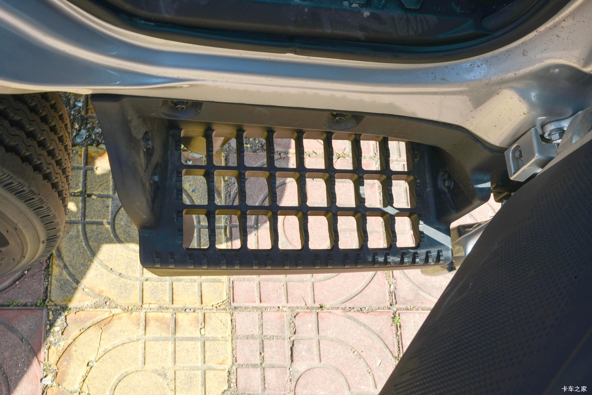 ���� ʱ���캽��G 163���� 4.17�׵��������Ῠ��ʻ��                                               