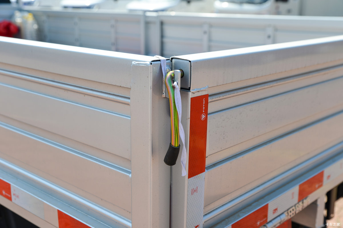 ���� ʱ���캽��G 163���� 4.17�׵��������Ῠ��װ                                                