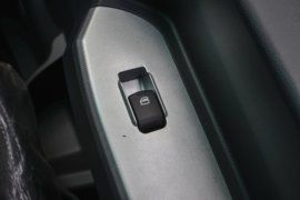 华神V3&nbsp;垃圾运输车驾驶室图片