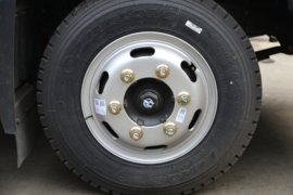 华神V3&nbsp;垃圾运输车底盘图片