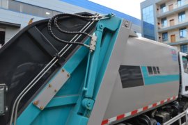 华神V3&nbsp;垃圾运输车上装图片