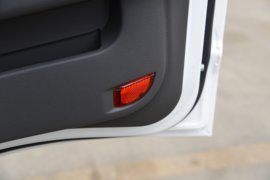 飞碟金牛&nbsp;垃圾运输车驾驶室图片