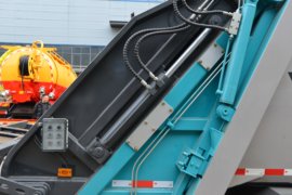 飞碟金牛&nbsp;垃圾运输车上装图片