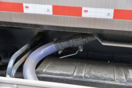 飞碟EF3&nbsp;电动垃圾车底盘图片