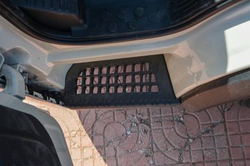 ���� ʱ���캽S1 Һɲ 3.8�׵�����ʽС�� ��γ66.53kWhͼƬ