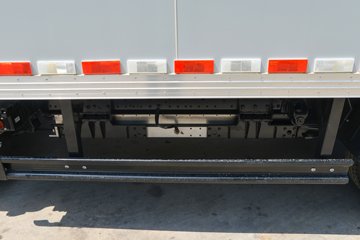 ���� ʱ���캽S1 Һɲ 3.8�׵�����ʽС�� ��γ66.53kWhͼƬ