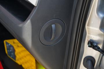 ����ŷ����X 125���� 3.17��˫�������ῨͼƬ