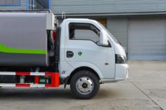 东风途逸T6 140马力 4X2 垃圾运输车(程力牌)