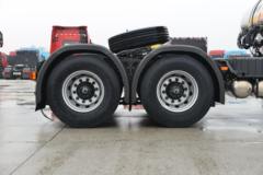 天龙旗舰KX 嵘耀版 14.5L LNG 580马力 6X4 伊顿12档 AMT自动档 危险品牵引车