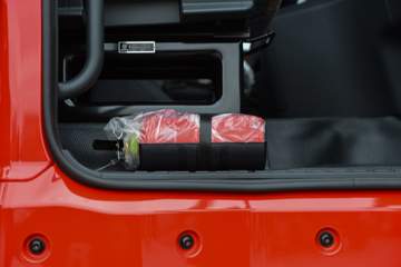 �������ó� �����콢KX ���߰� 680���� 6X4 AMT�Զ���ǣ����(Һ��)ͼƬ