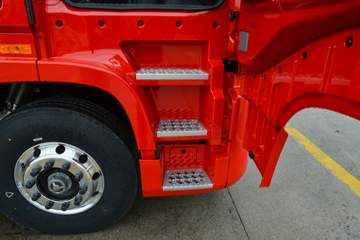 �������ó� �����콢KX ���߰� 680���� 6X4 AMT�Զ���ǣ����(Һ��)ͼƬ