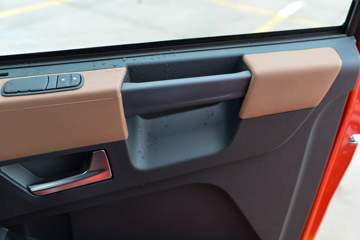 �������ó� �����콢KX ���߰� 680���� 6X4 AMT�Զ���ǣ����(Һ��)ͼƬ