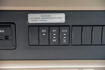 �������ó� �����콢KX ���߰� 680���� 6X4 AMT�Զ���ǣ����(Һ��)ͼƬ