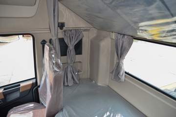 �������ó� �����콢KX ���߰� 680���� 6X4 AMT�Զ���ǣ����(Һ��)ͼƬ