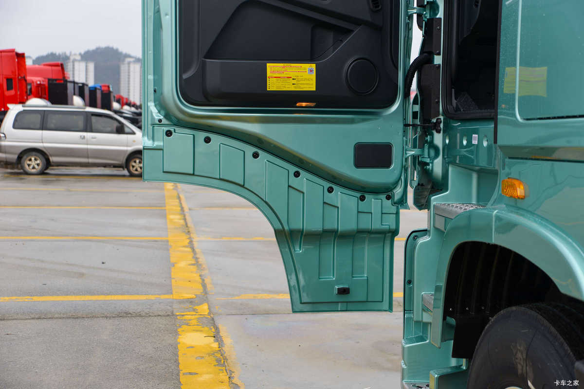 콢KX ҫ 13.5L 630 6X4 12 AMTԶ ǣʻ                                               
