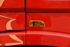 东风商用车 天龙旗舰KX 嵘耀版 570马力 6X4 LNG自动档牵引车(液缓)