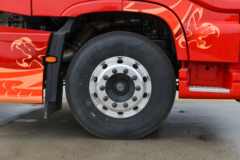 东风商用车 天龙旗舰KX 嵘耀版 570马力 6X4 LNG自动档牵引车(液缓)