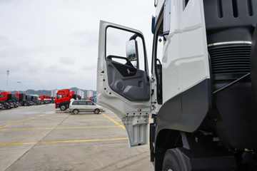 ��������KL 12.9L LNG 520���� 6X4 ����12�� AMT�Զ��� Σ��Ʒǣ����ͼƬ