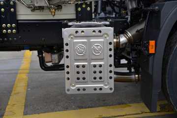 ��������KL 12.9L LNG 520���� 6X4 ����12�� AMT�Զ��� Σ��Ʒǣ����ͼƬ