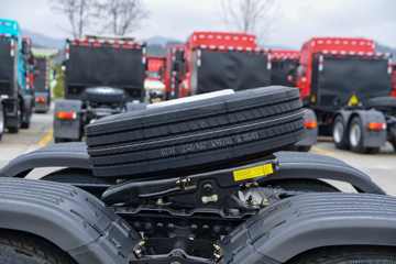 ��������KL 12.9L LNG 520���� 6X4 ����12�� AMT�Զ��� Σ��Ʒǣ����ͼƬ