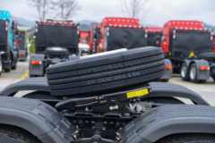 东风天龙KL 12.9L LNG 520马力 6X4 伊顿12档 AMT自动档 危险品牵引车