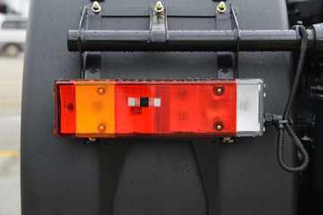 ��������KL 12.9L LNG 520���� 6X4 ����12�� AMT�Զ��� Σ��Ʒǣ����ͼƬ