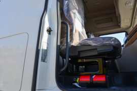 天龙旗舰KX&nbsp;载货车驾驶室                                               图片