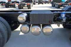 东风商用车天龙KC 8X4 6米纯电动自卸车 宁德时代353kWh