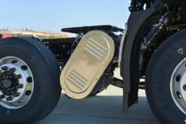 东风商用车底盘&nbsp;油罐车底盘图片