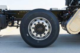 东风商用车底盘&nbsp;油罐车底盘图片