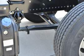 东风商用车底盘&nbsp;油罐车底盘图片