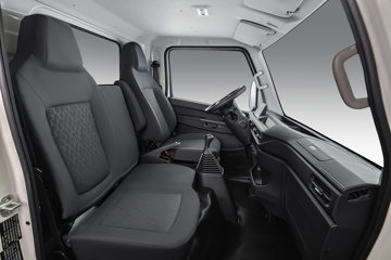 ����ȫ��˳�� ��׼�� 2.5L���� 136���� ������5�� 3.7�׵�����ʽ�ῨͼƬ