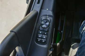 ó KR Ӣ 230 4X2 5.8ػ(ƽ) ͼƬ