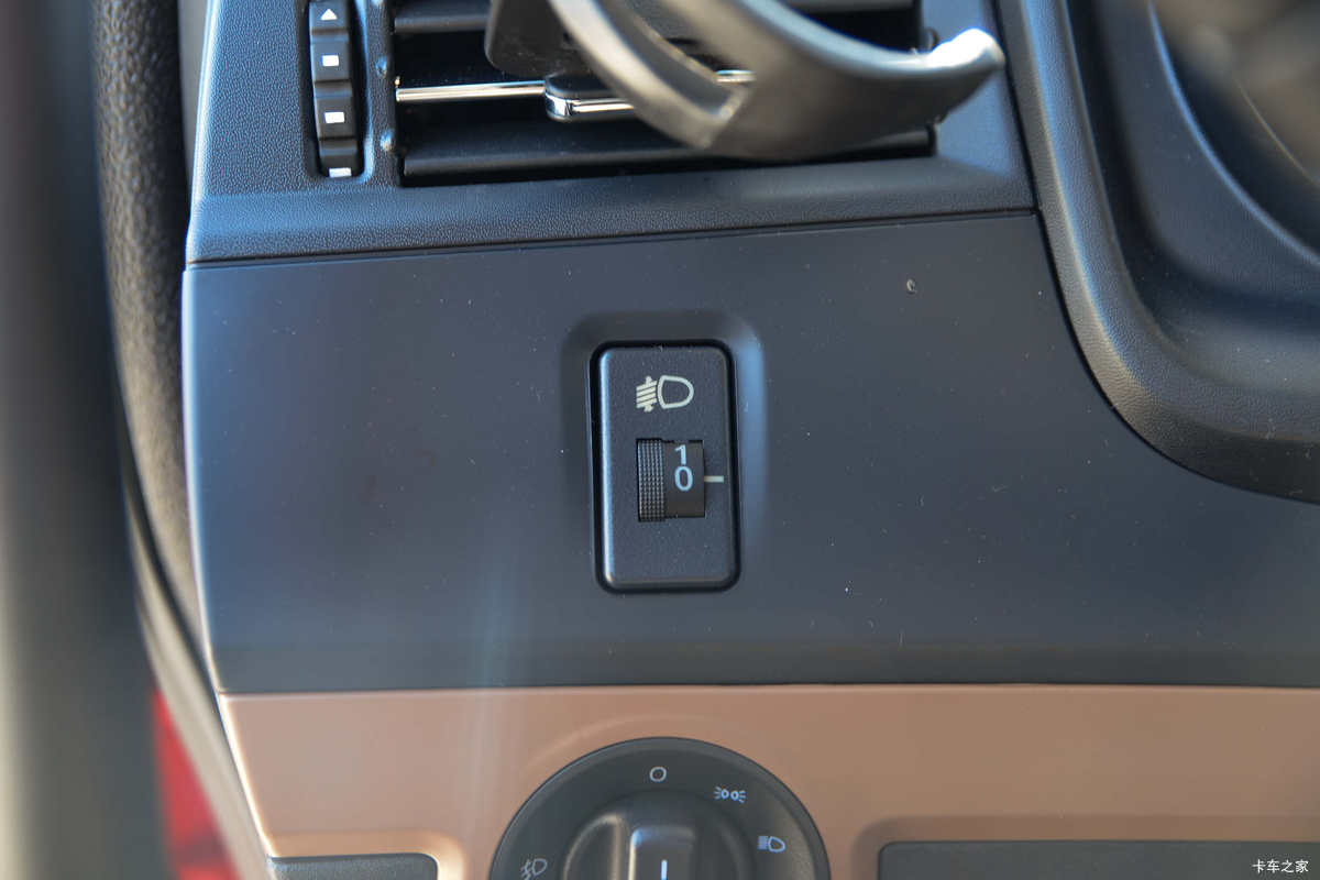 ó KR 2025 6.2L 290 4X2 ʿ8 6.8ػʻ                                               