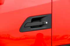 东风商用车 天锦KR PLUS 340马力 6X2 6.8米仓栅式载货车(高顶双卧)