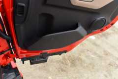 东风商用车 天锦KR PLUS 340马力 6X2 6.8米仓栅式载货车(高顶双卧)