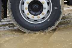 东风商用车 天锦KR PLUS 340马力 6X2 6.8米仓栅式载货车(高顶双卧)