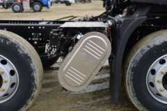 东风商用车 天锦KR PLUS 340马力 6X2 6.8米仓栅式载货车(高顶双卧)