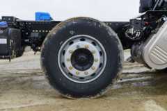 东风商用车 天锦KR PLUS 340马力 6X2 6.8米仓栅式载货车(高顶双卧)