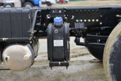 东风商用车 天锦KR PLUS 340马力 6X2 6.8米仓栅式载货车(高顶双卧)