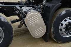 东风商用车 天龙KL 290马力 6X2 9.6米翼开启厢式载货车(高顶)