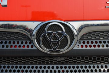 ����ʮͨ ��� ���ʰ� 270���� 8X2 7.6����ж��(��߶�)ͼƬ