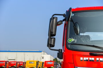 ����ʮͨ ��� ���ʰ� 270���� 8X2 7.6����ж��(��߶�)ͼƬ