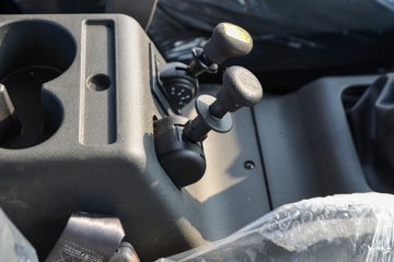 ����ʮͨ ��� ���ʰ� 270���� 8X2 7.6����ж��(��߶�)ͼƬ