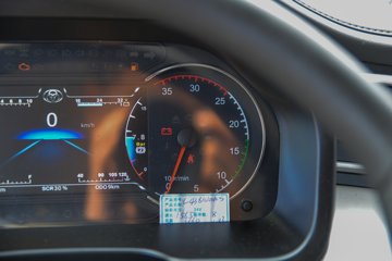 ����ʮͨ ��� ���ʰ� 270���� 8X2 7.6����ж��(��߶�)ͼƬ