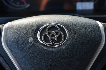 ����ʮͨ ��� ���ʰ� 270���� 8X2 7.6����ж��(��߶�)ͼƬ