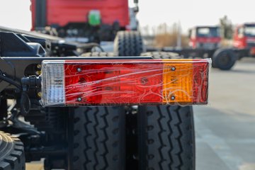 ����ʮͨ ��� ���ʰ� 270���� 8X2 7.6����ж��(��߶�)ͼƬ