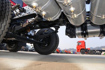 ����ʮͨ ��� ���ʰ� 270���� 8X2 7.6����ж��(��߶�)ͼƬ